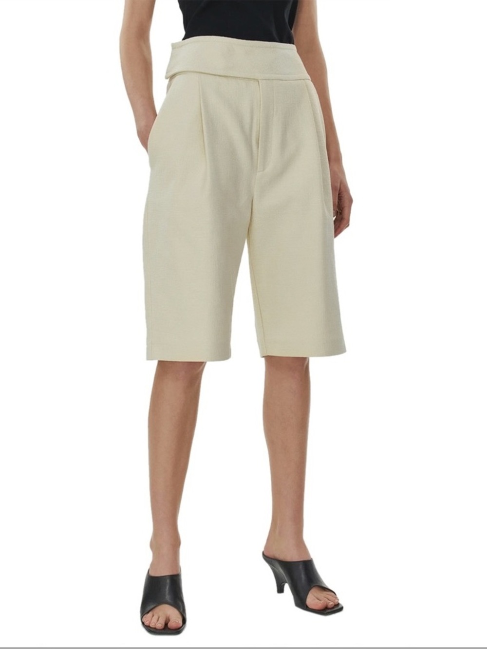 Toteme Lombardy Shorts in Eggshell size XS